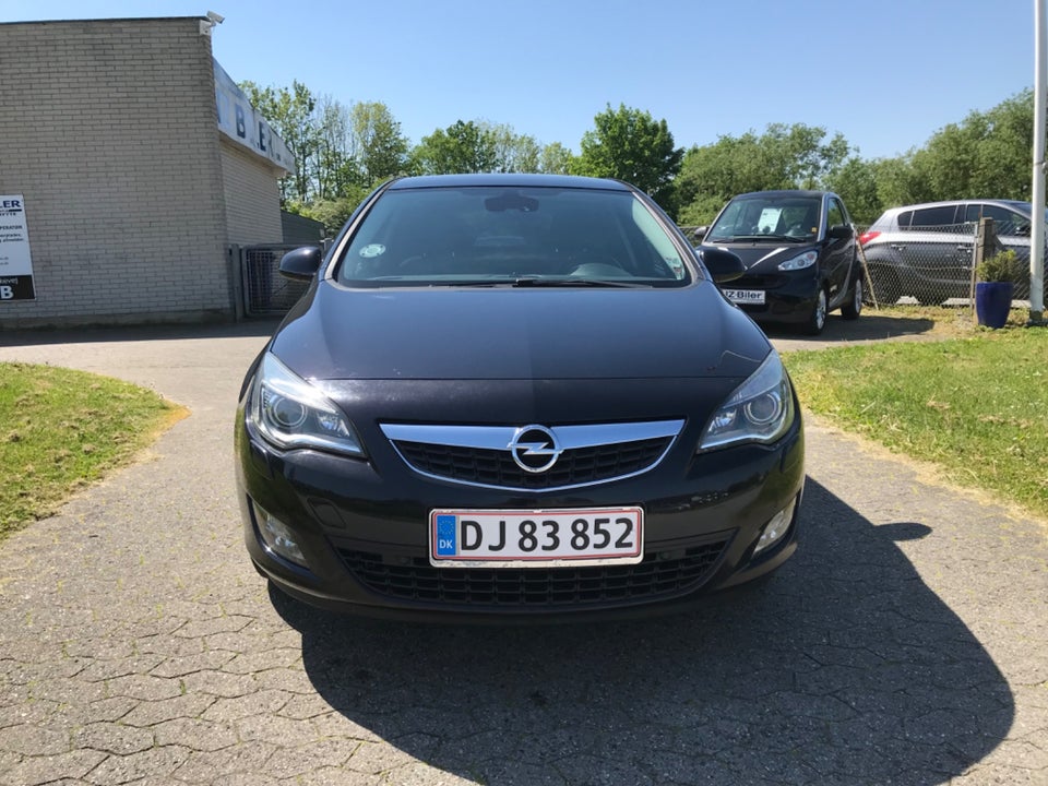 Opel Astra 1,6 Sport aut. 5d