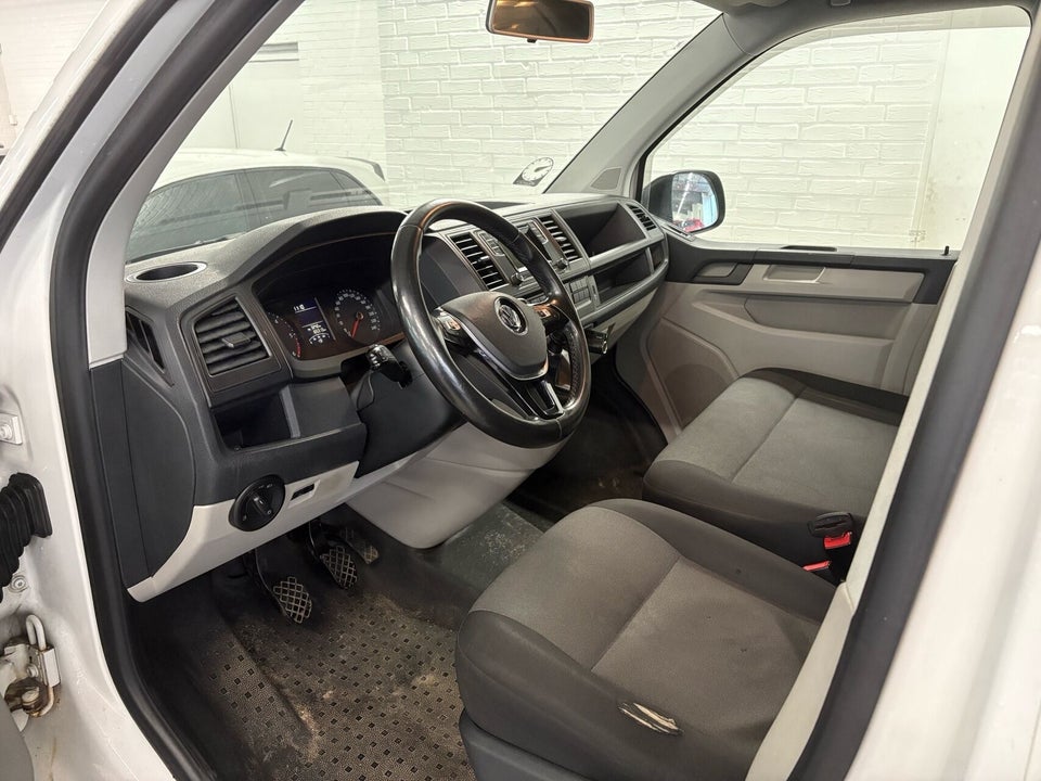 VW Transporter 2,0 TDi 102 Kassevogn kort