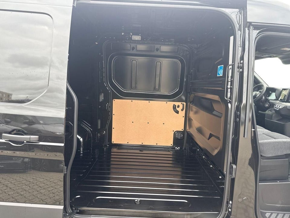 Nissan Interstar 87 L2H2 Tekna Van