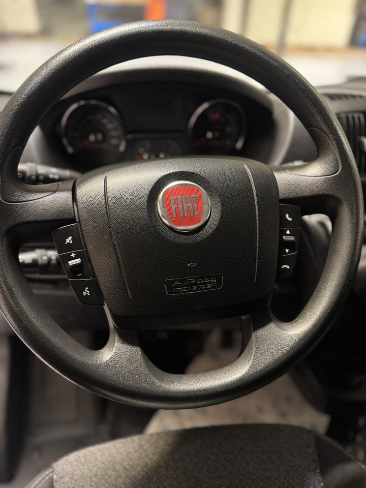 Fiat Ducato 35 2,3 MJT 160 Box m/lift 2d