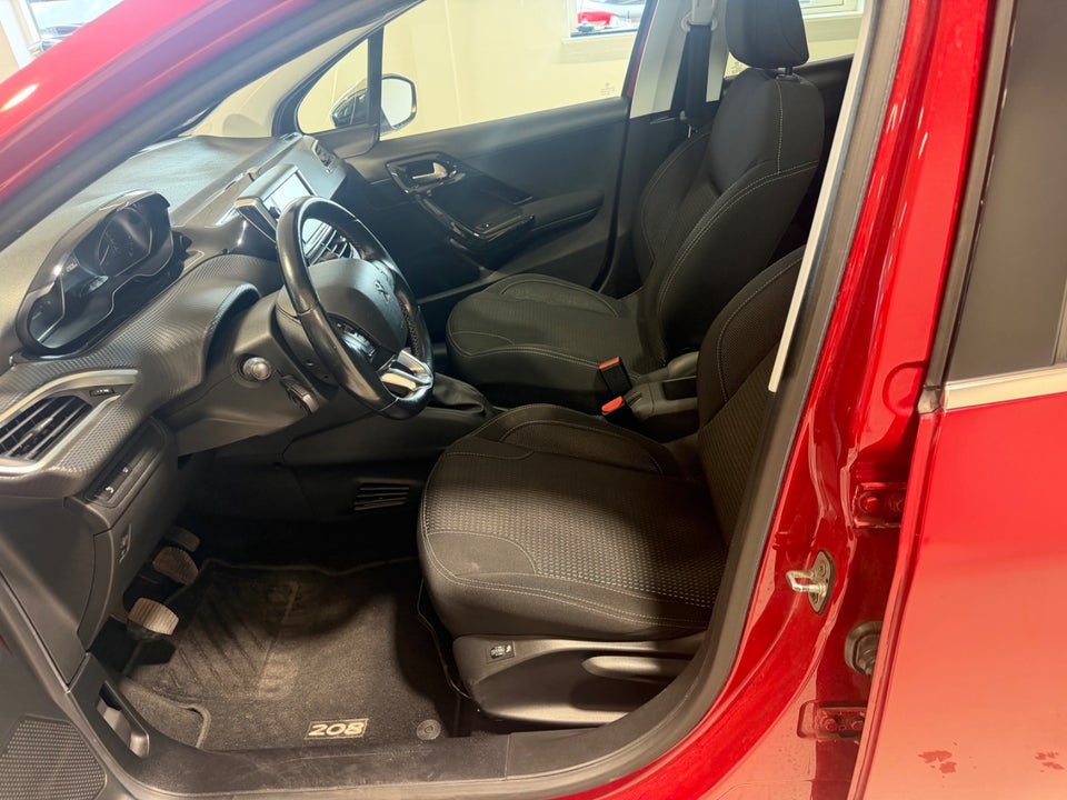 Peugeot 208 1,6 BlueHDi 100 Desire Sky 5d