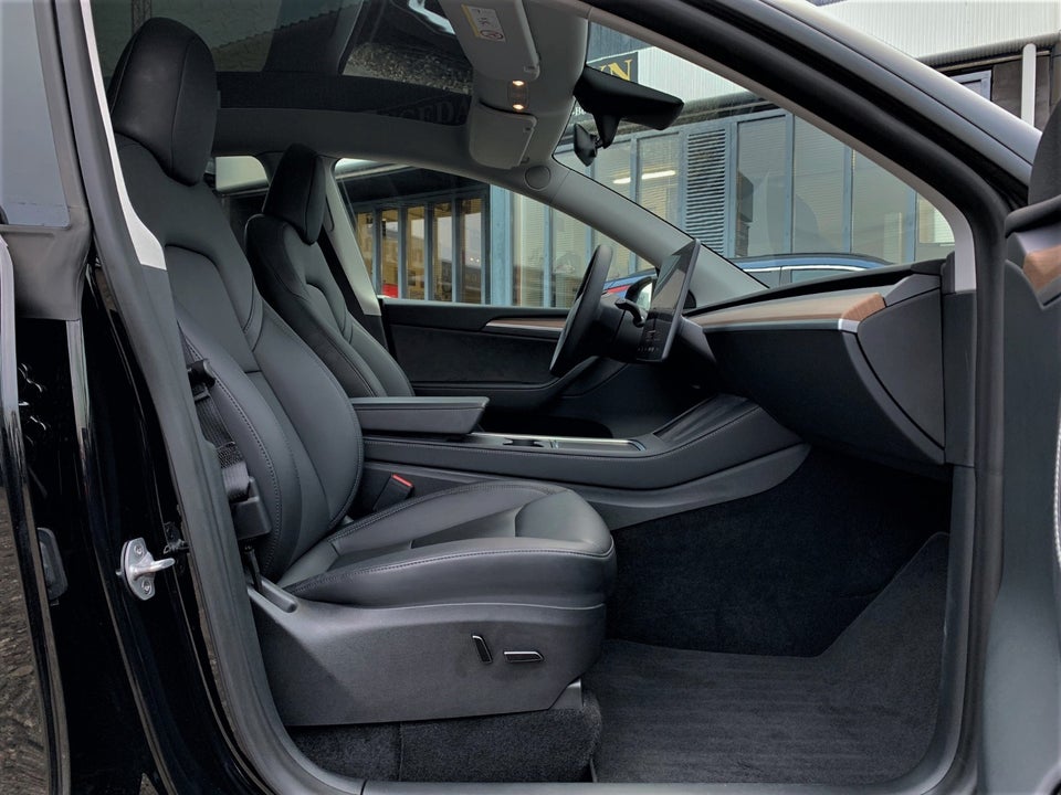 Tesla Model Y Long Range AWD 5d