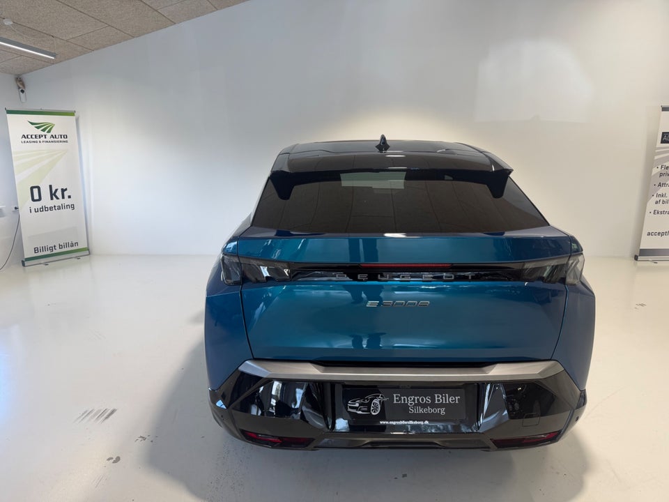 Peugeot e-3008 77 GT Pack 5d