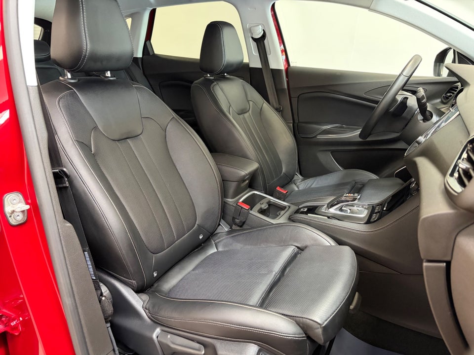 Opel Grandland X 1,6 Hybrid4 Ultimate aut. 5d