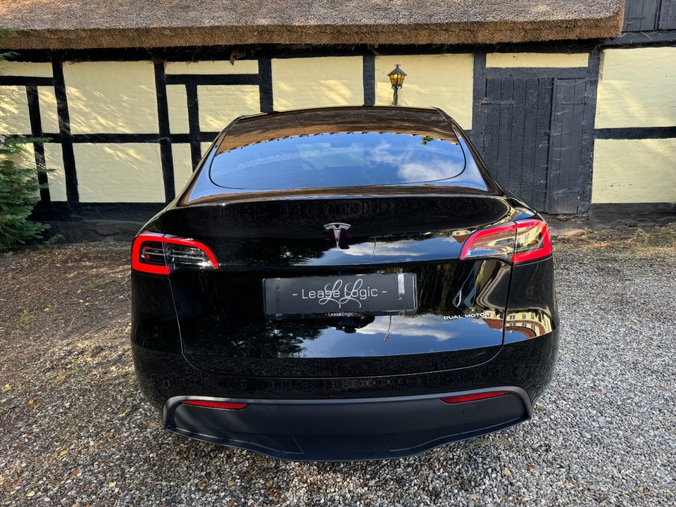 Tesla Model Y Long Range AWD 5d