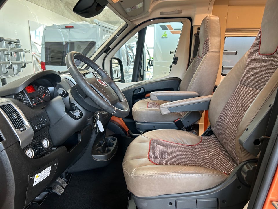 Fiat Carthago 2,3 Malibu 640LE Charming aut. 3d