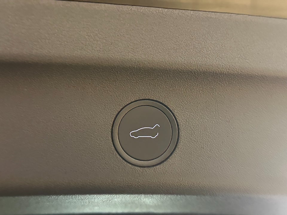 Tesla Model Y Long Range AWD 5d
