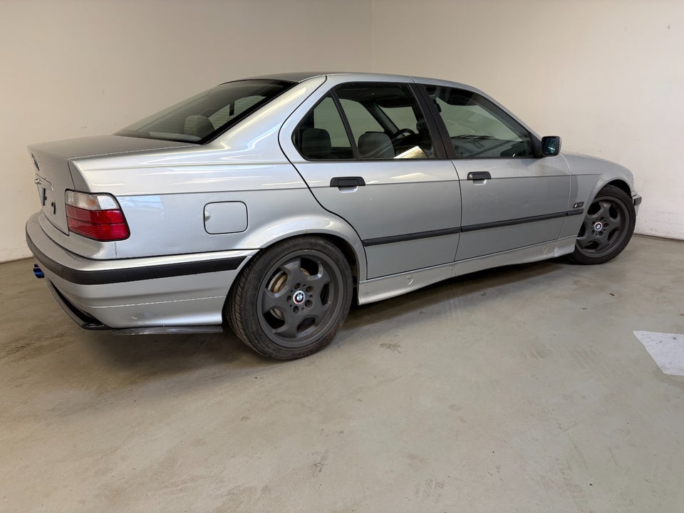 BMW 316i 1,6  4d