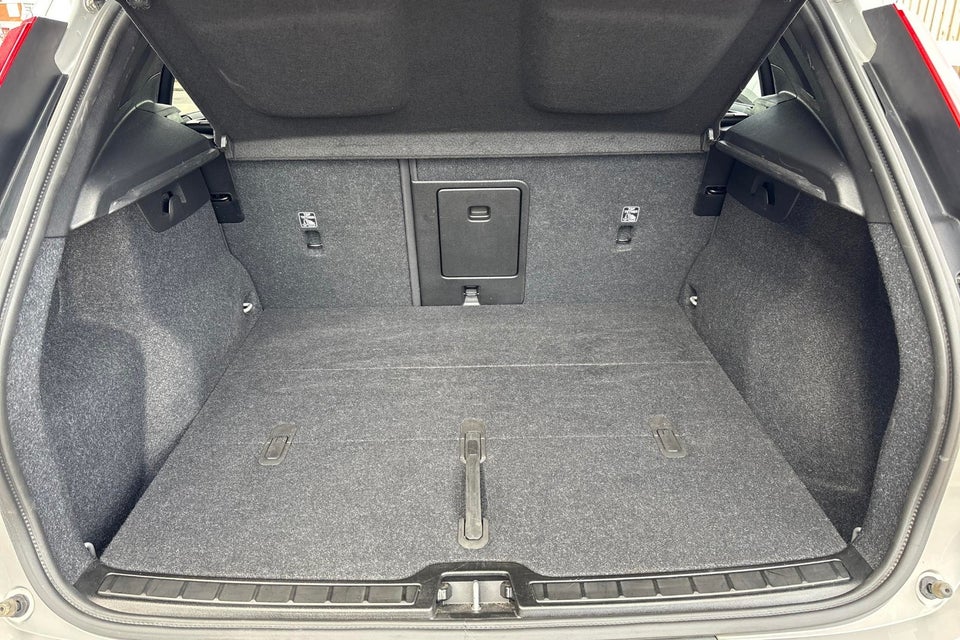 Volvo EX40 Extended Range Plus 5d
