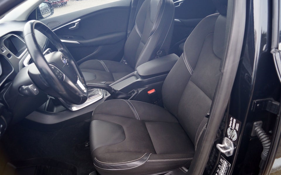 Volvo V40 1,6 D2 115 Momentum aut. 5d