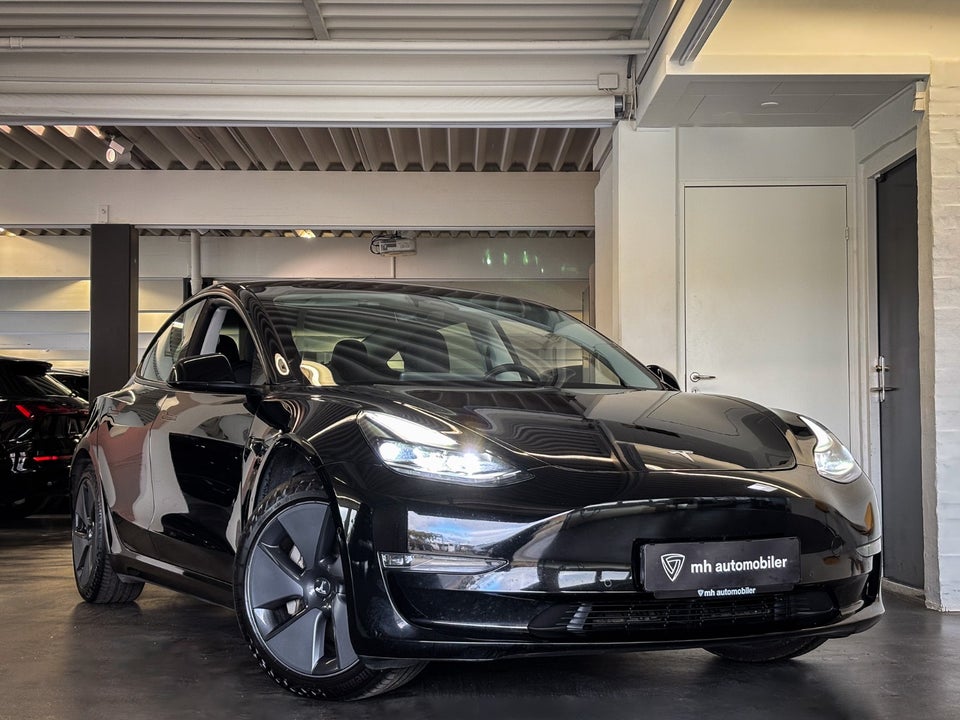 Tesla Model 3 Long Range AWD 4d