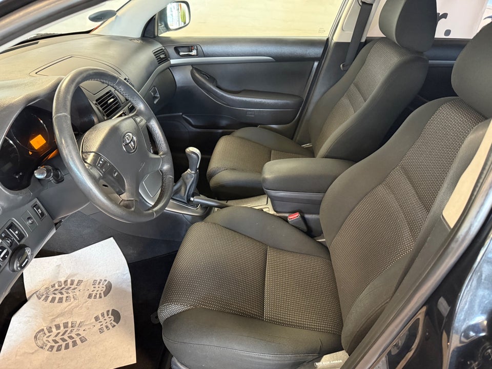 Toyota Avensis 1,8 VVT-i Sol stc. 5d