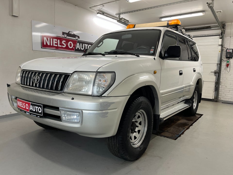 Toyota Land Cruiser 3,0 D-4D lang Van 5d