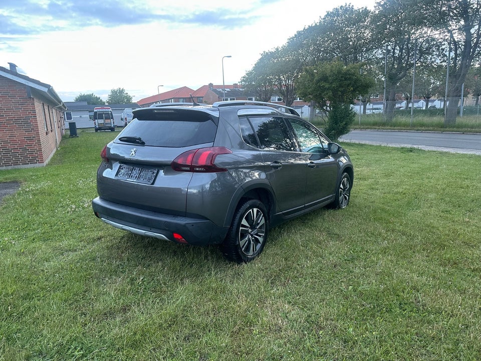 Peugeot 2008 1,6 BlueHDi 100 Allure Sky 5d