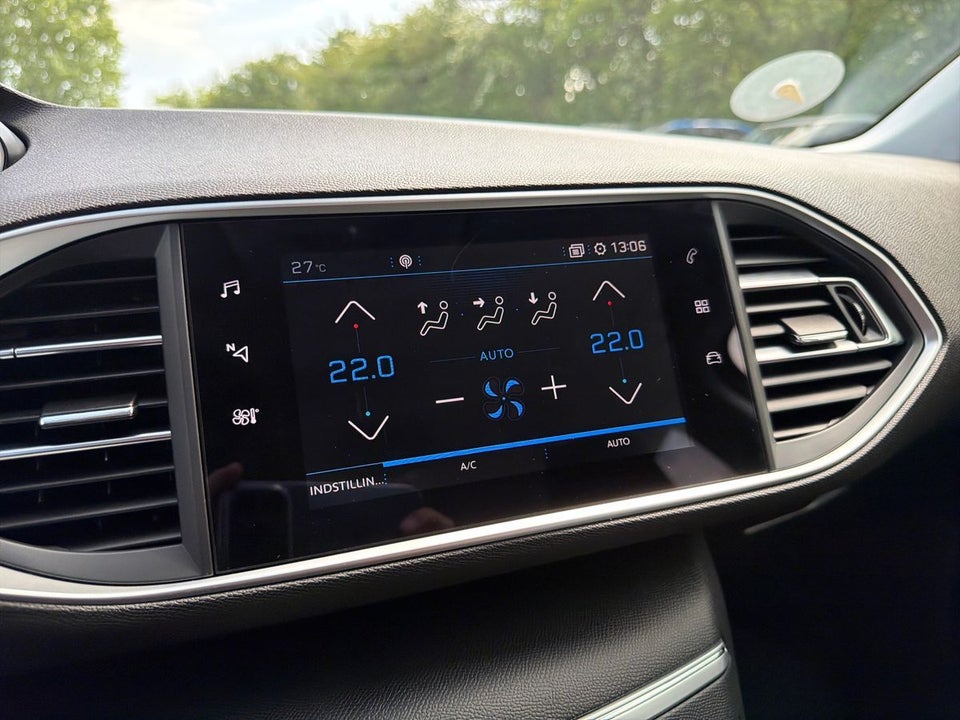 Peugeot 308 1,5 BlueHDi 130 Special Pack SW 5d