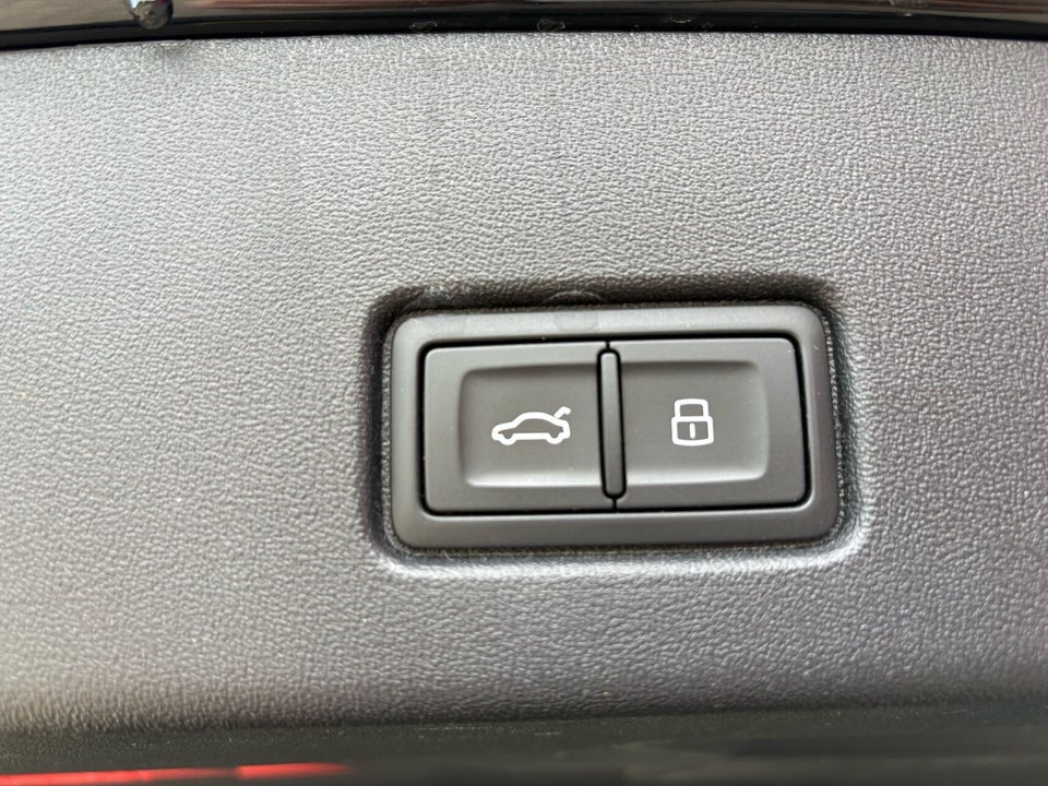 Audi Q4 e-tron 40 Advanced 5d