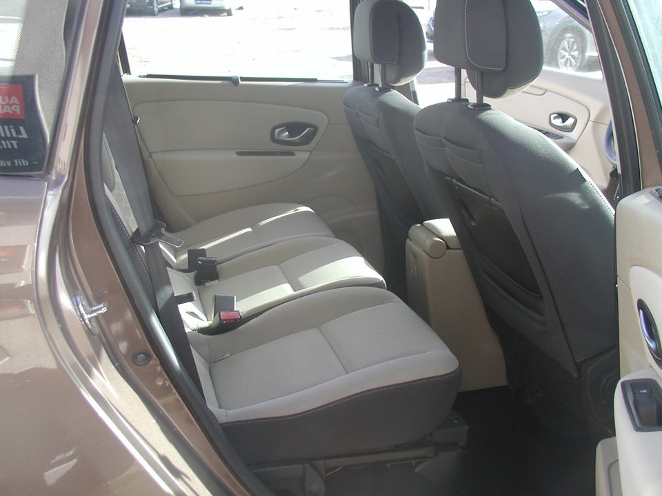 Renault Grand Scenic III 1,9 dCi 130 Dynamique 7prs 5d