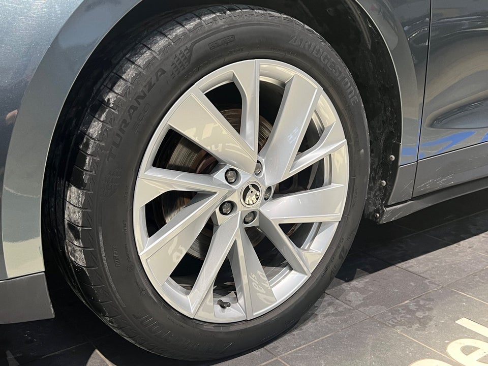 Skoda Enyaq 60 iV Lodge 5d