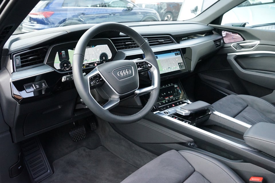 Audi Q8 e-tron 55 Advanced quattro 5d