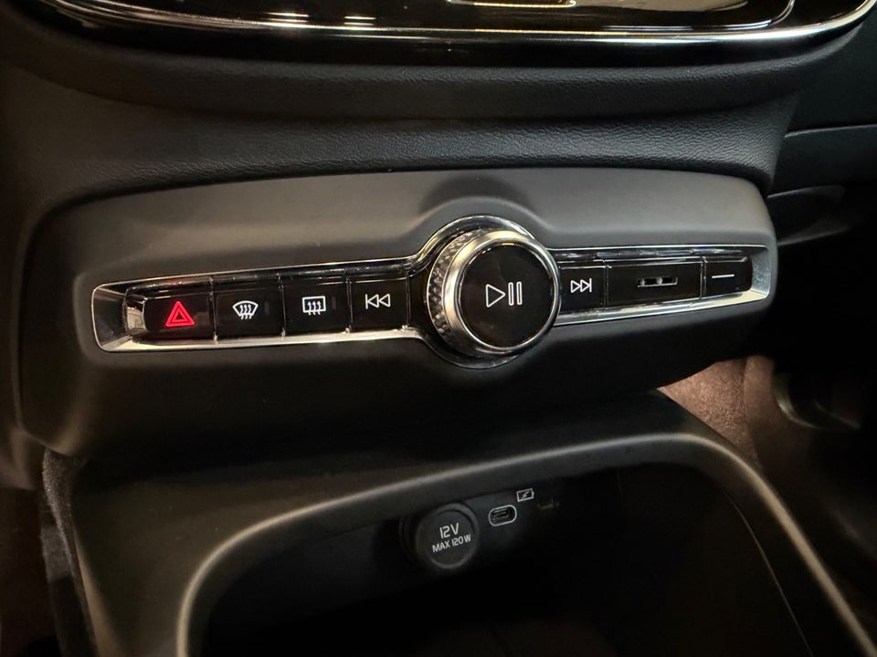 Volvo XC40 P6 ReCharge Plus 5d