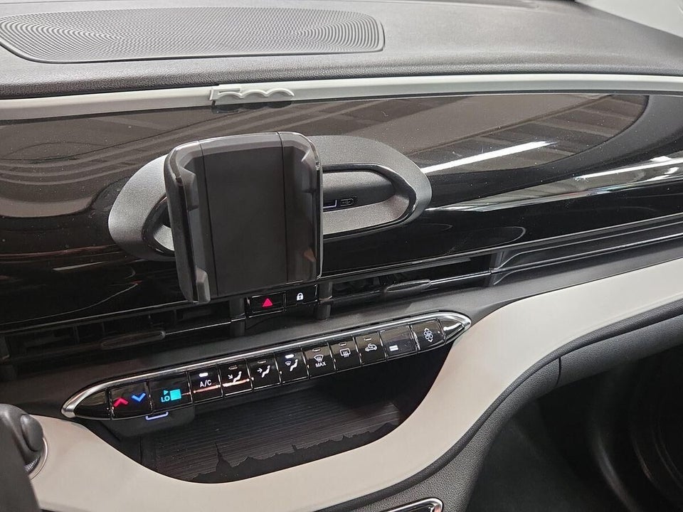 Fiat 500e 24 Action 3d