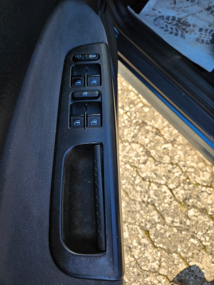 Skoda Octavia 1,6 Ambiente 5d