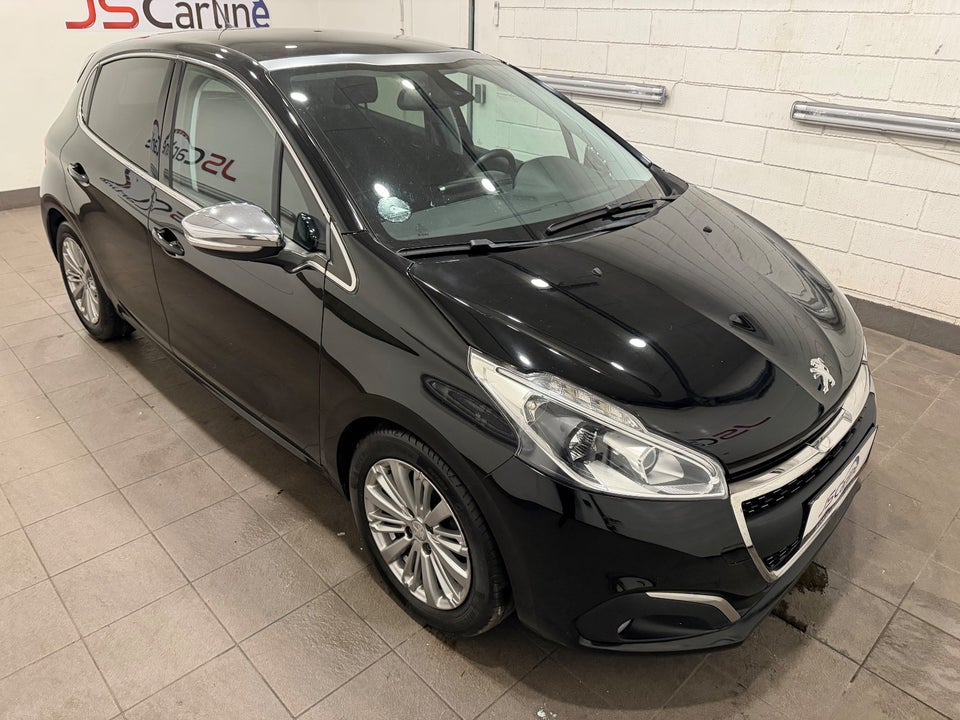 Peugeot 208 1,6 BlueHDi 100 Chili Sky+ 5d