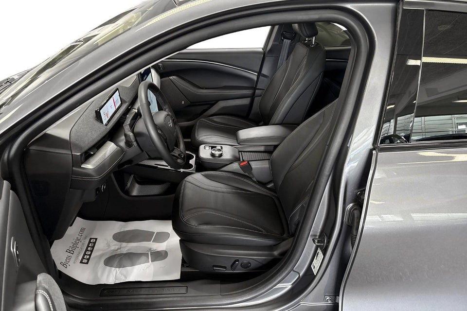 Ford Mustang Mach-E 70 Standard Range 5d