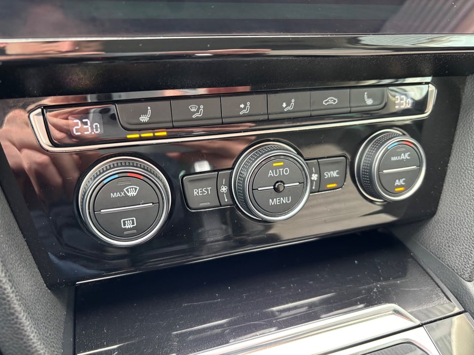 VW Passat 1,4 TSi 150 R-line Variant DSG BMT 5d