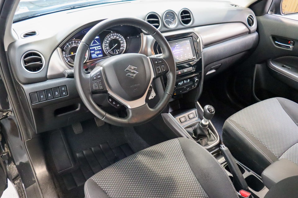 Suzuki Vitara 1,4 mHybrid Active 5d