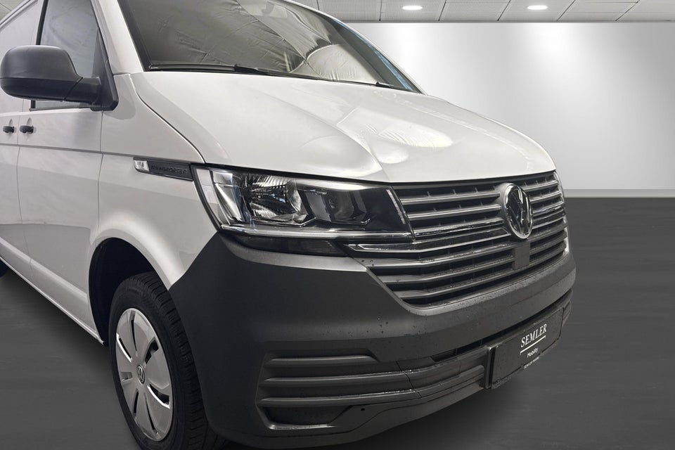 VW Transporter 2,0 TDi 110 Kassevogn lang