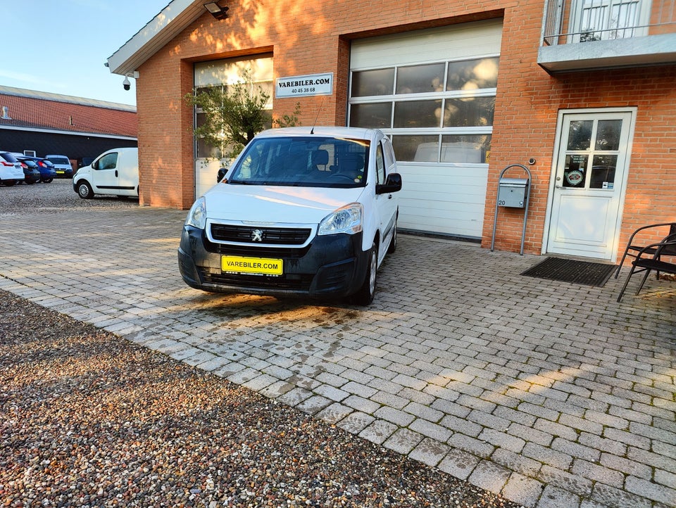 Peugeot Partner 1,6 BlueHDi 100 L2 Flex Van 5d