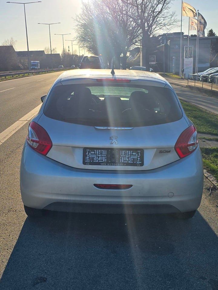 Peugeot 208 1,0 VTi Active 5d