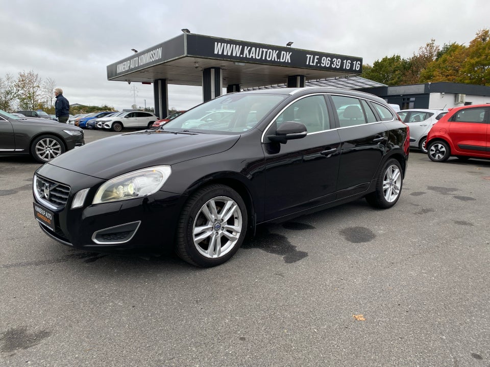 Volvo V60 1,6 T4 180 Summum aut. 5d