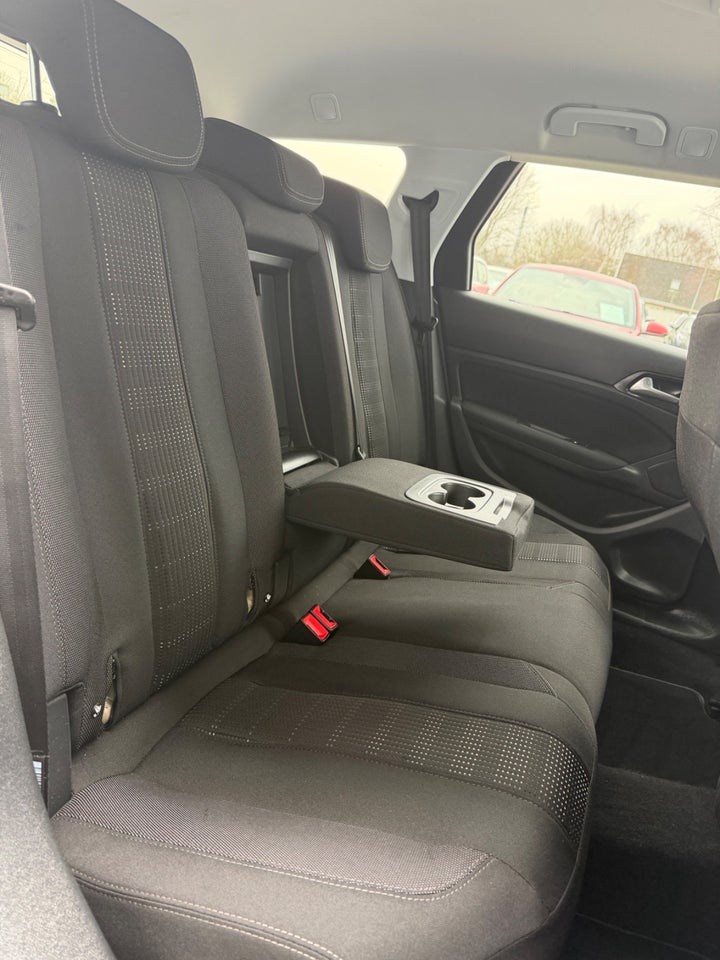 Peugeot 308 1,2 e-THP 130 Active SW 5d