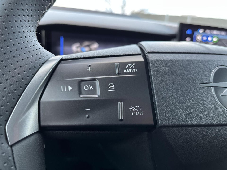 Opel Grandland-e 73 GS Sky 5d