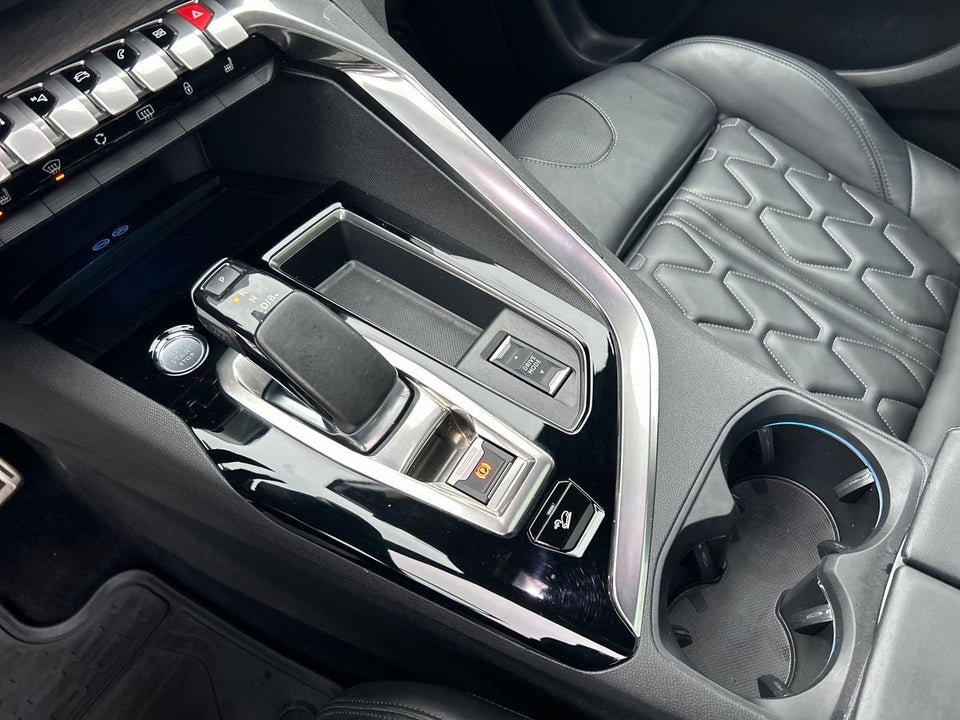 Peugeot 3008 1,6 Hybrid4 GT Line EAT8 5d