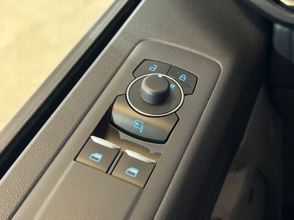 Ford E-Transit Custom 320S 64 Limited