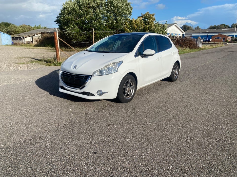 Peugeot 208 1,2 VTi 82 Active 5d