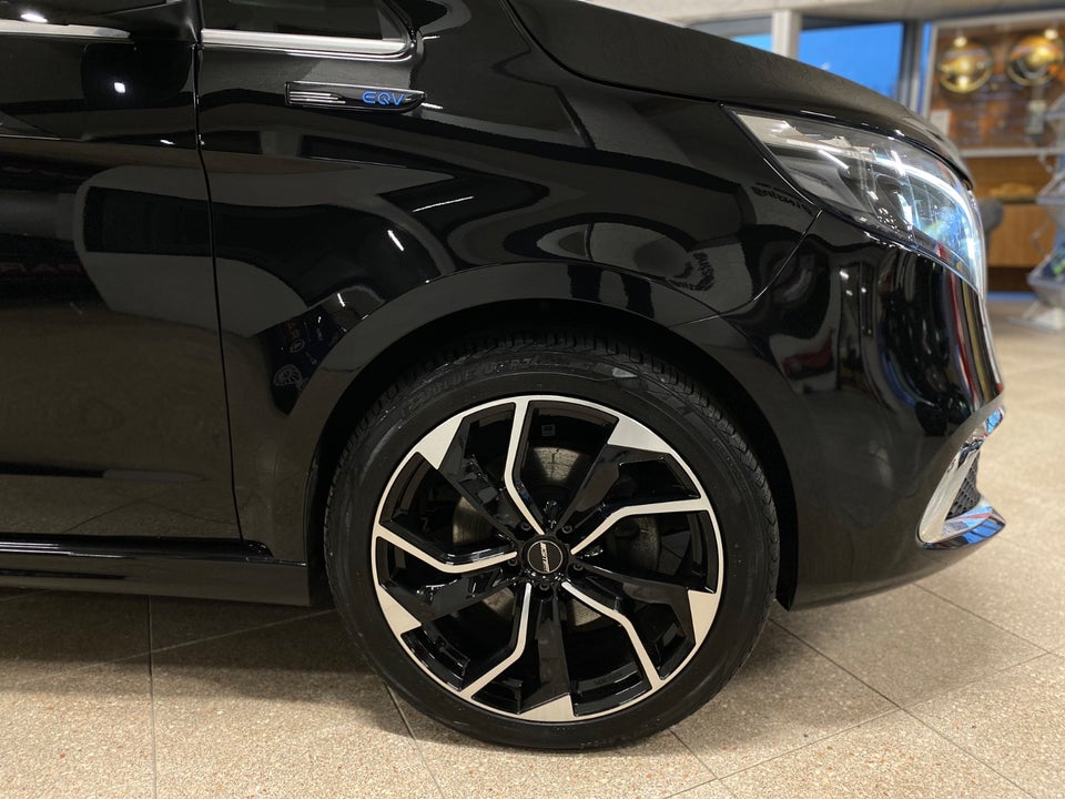 Mercedes EQV300 Avantgarde XL Van