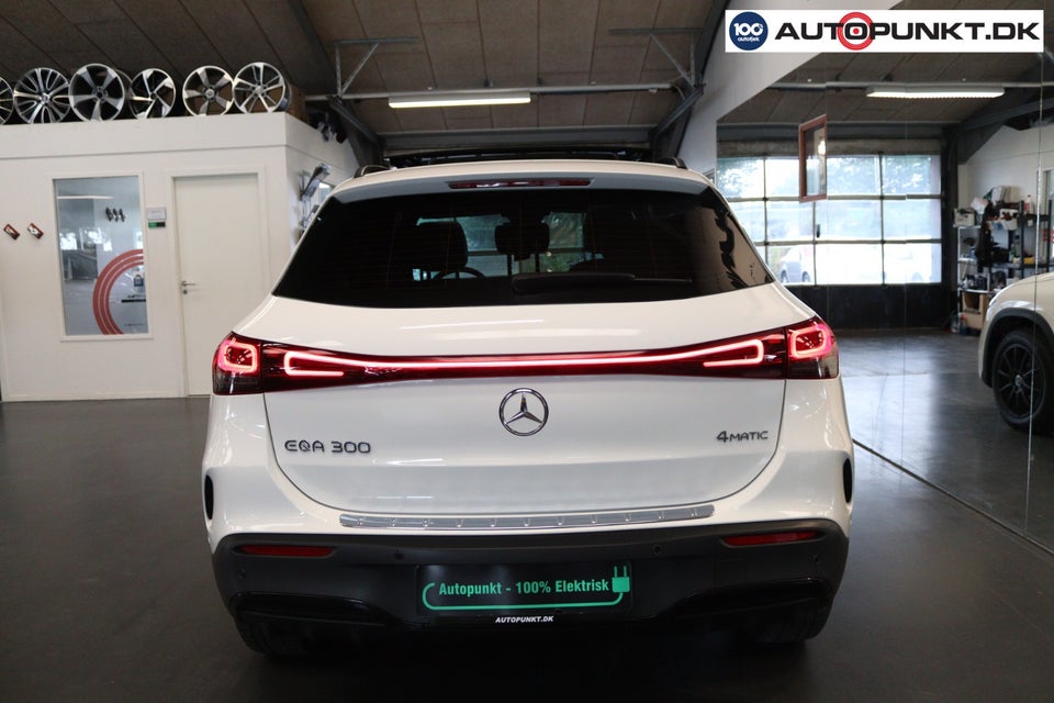 Mercedes EQA300 4Matic 5d