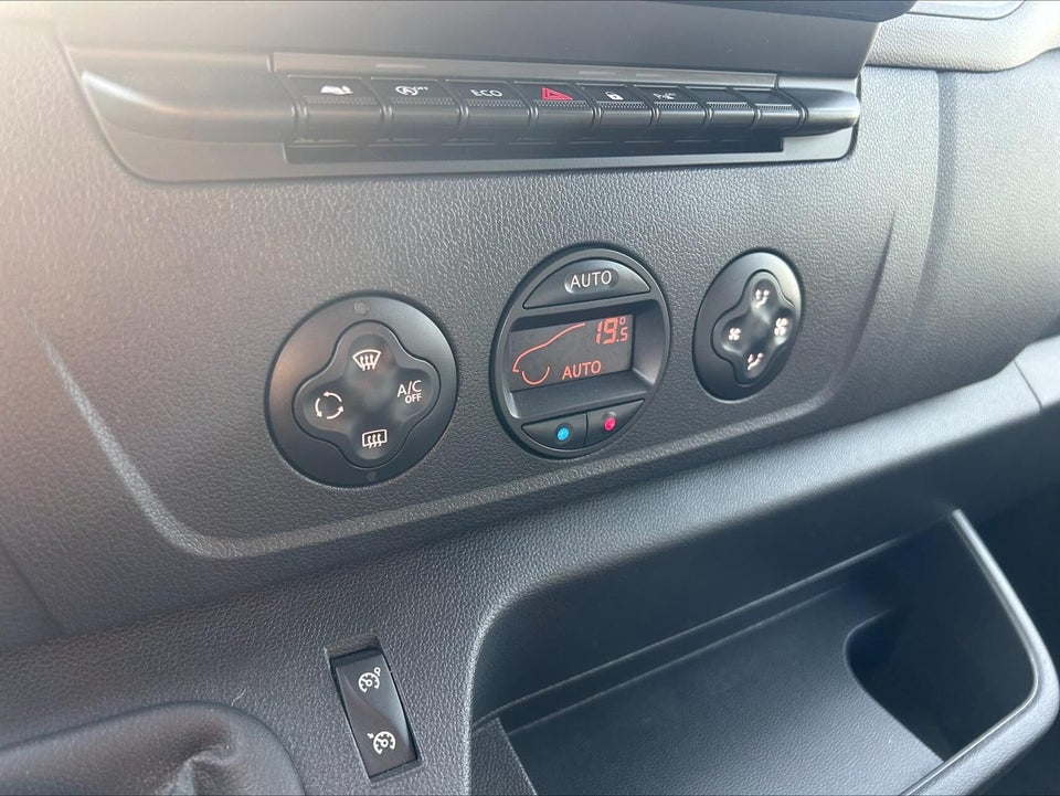 Nissan NV400 2,3 dCi 150 L3H2 Kassevogn