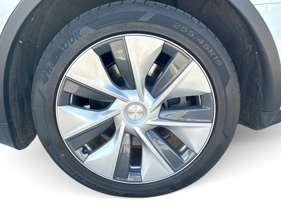 Tesla Model Y RWD 5d