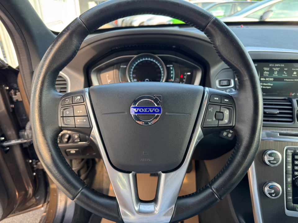 Volvo XC60 2,4 D5 220 Momentum aut. AWD Van 5d