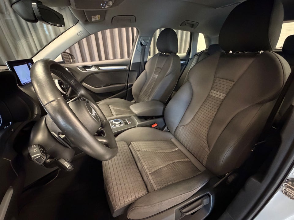 Audi A3 40 TFSi e Sport Sportback S-tr. 5d