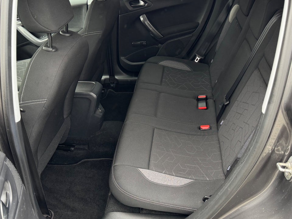 Peugeot 2008 1,6 BlueHDi 100 Active 5d