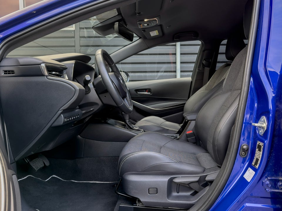 Toyota Corolla 1,8 Hybrid Style Touring Sports e-CVT 5d