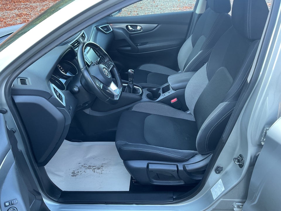 Nissan Qashqai 1,3 Dig-T 140 N-Connecta 5d