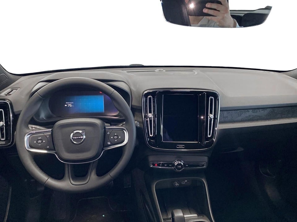 Volvo EX40 Standard Range Plus 5d