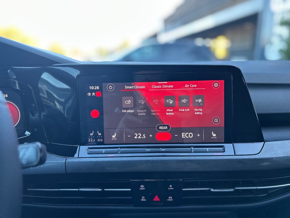 VW Golf VIII 1,4 GTE DSG 5d